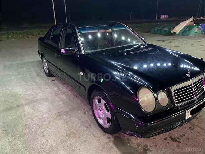 Mercedes E 220-3
