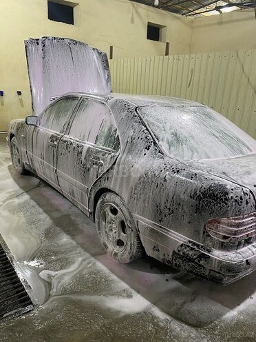 Mercedes E 220-10