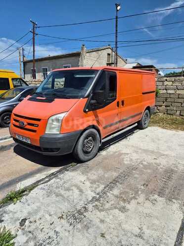 Ford Transit-5