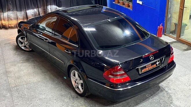 Mercedes E 220-10