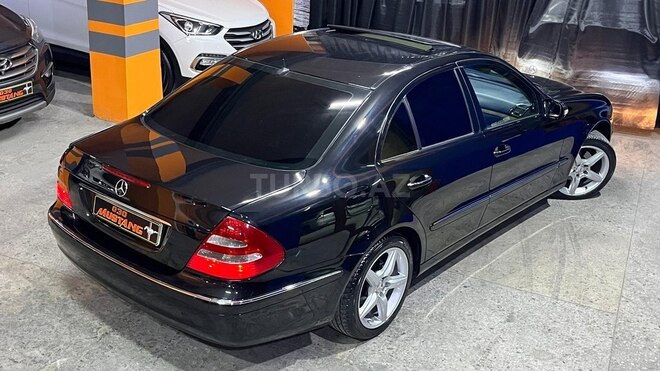 Mercedes E 220-9