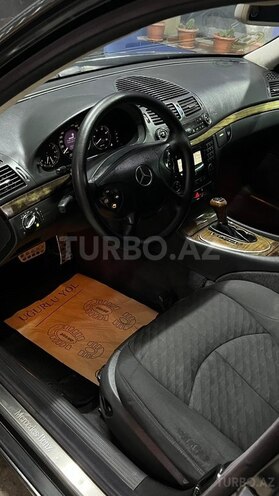 Mercedes E 220-13