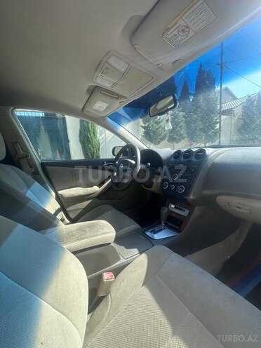 Nissan Altima-8