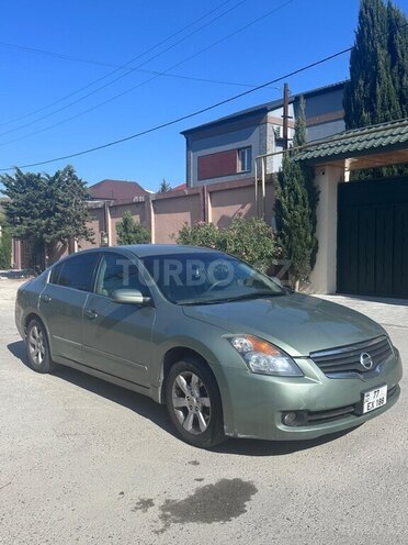 Nissan Altima-4