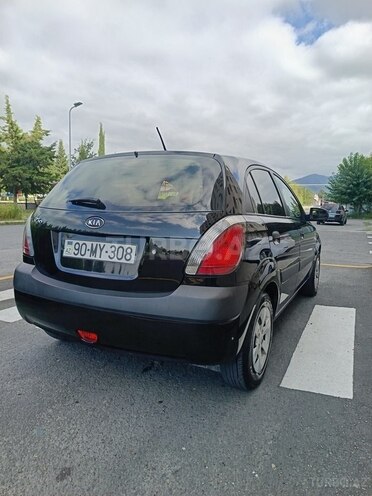 Kia Rio-5