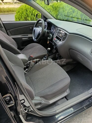 Kia Rio-13