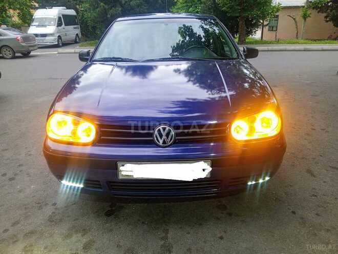 Volkswagen Golf-1