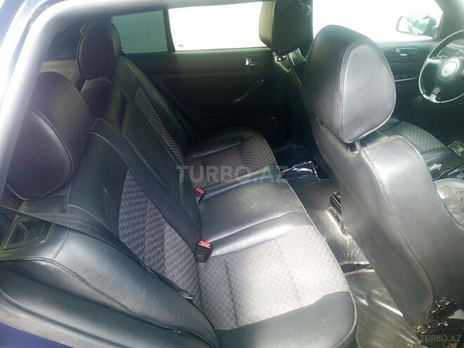 Volkswagen Golf-9