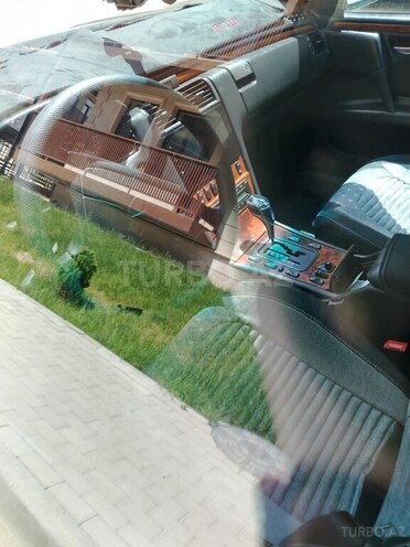 Mercedes E 240-7