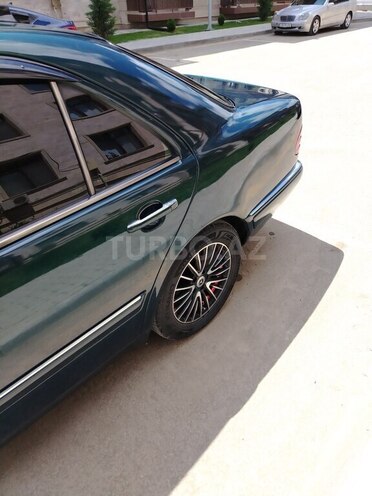 Mercedes E 240-9