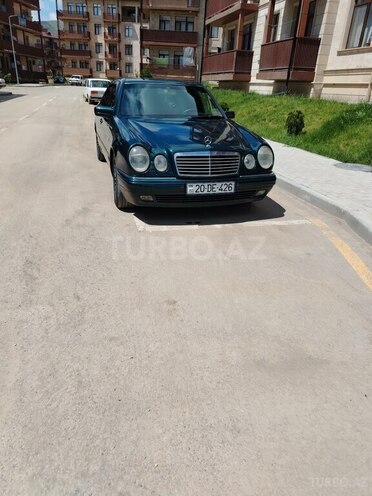 Mercedes E 240-10
