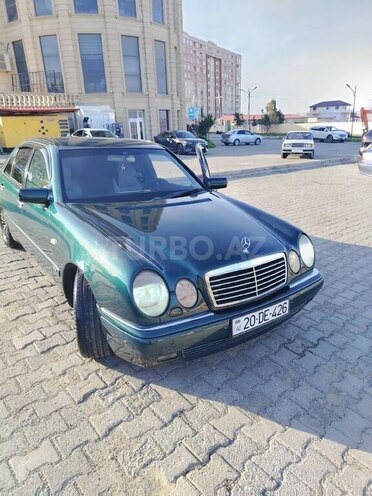 Mercedes E 240-12