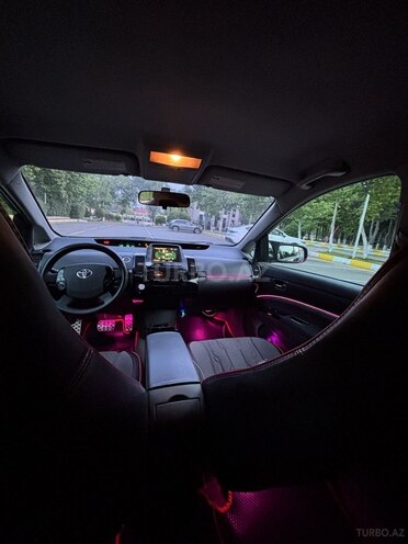 Toyota Prius-6