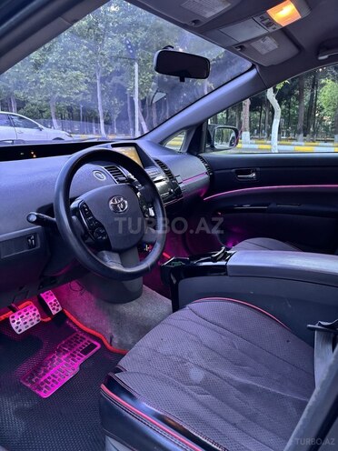 Toyota Prius-8