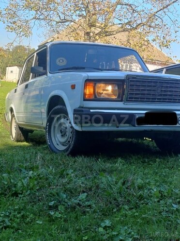 LADA (VAZ) 2107-2