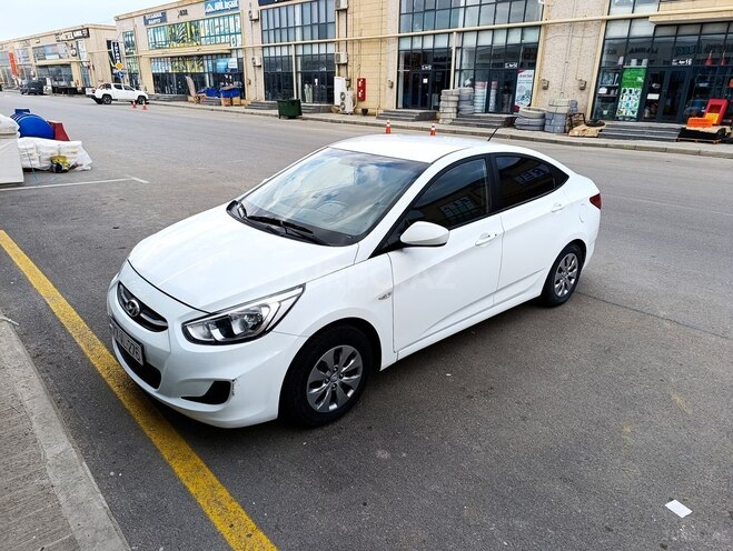 Hyundai Accent-4