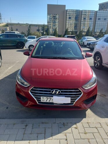 Hyundai Accent-11