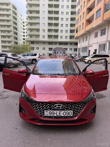 Hyundai Accent-2