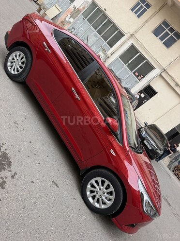 Hyundai Accent-4