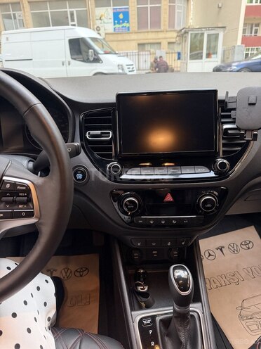 Hyundai Accent-8