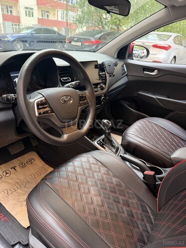 Hyundai Accent-6