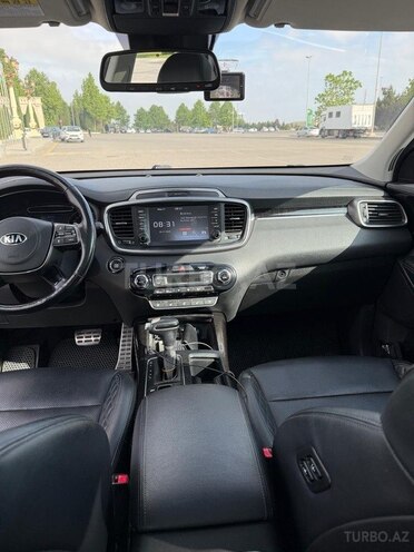 Kia Sorento-8