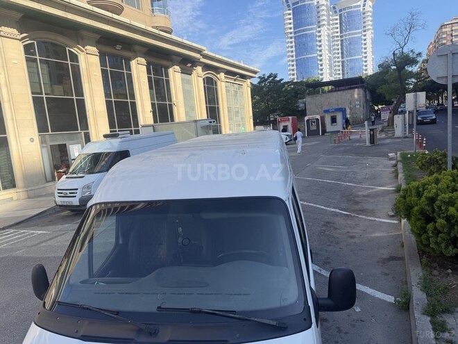 Ford Transit-6