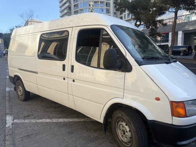 Ford Transit-7