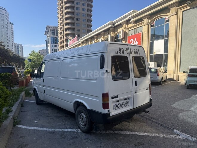 Ford Transit-4