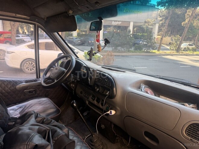 Ford Transit-8