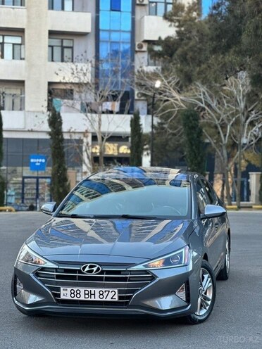 Hyundai Elantra-1