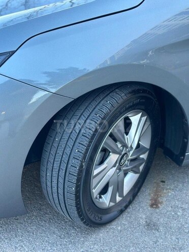 Hyundai Elantra-7