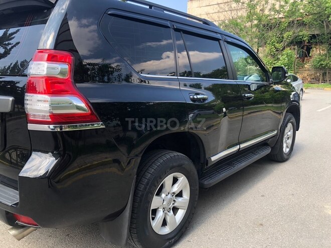 Toyota Land Cruiser Prado-5