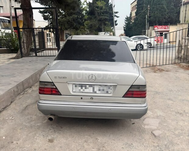 Mercedes E 220-5