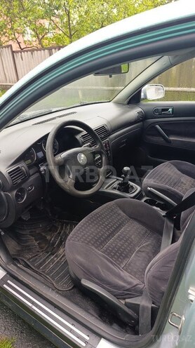 Volkswagen Passat-5