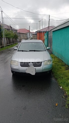 Volkswagen Passat-1