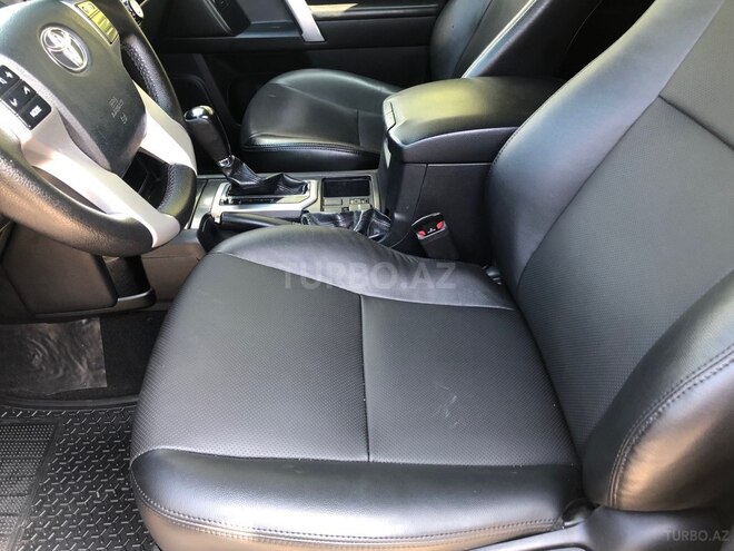 Toyota Land Cruiser Prado-6