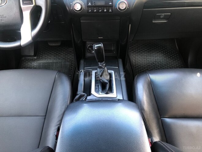 Toyota Land Cruiser Prado-8