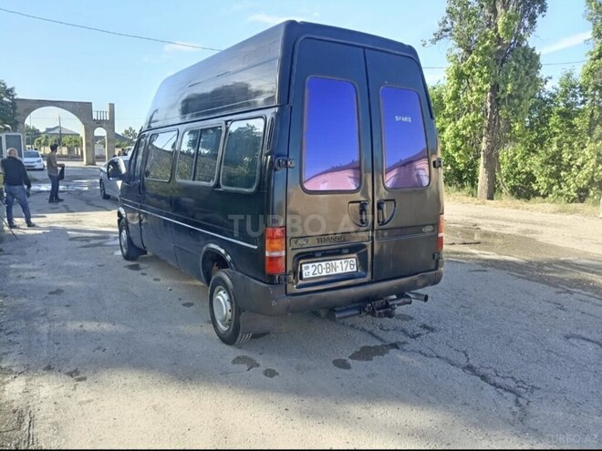 Ford Transit-2