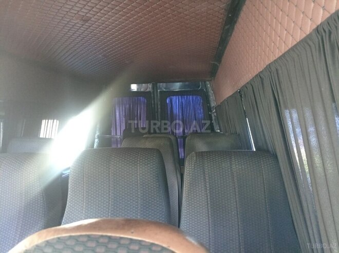 Ford Transit-6