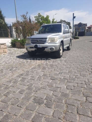 Mitsubishi Pajero io-5