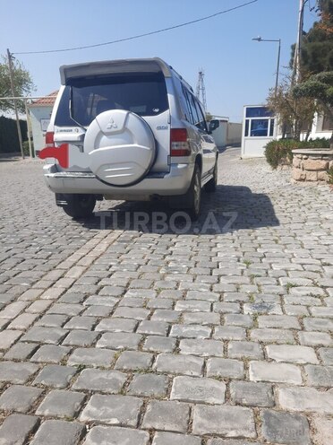 Mitsubishi Pajero io-4