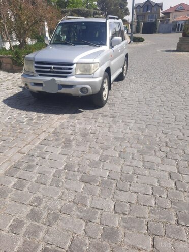 Mitsubishi Pajero io-6