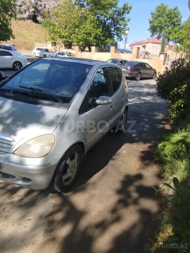 Mercedes A 190-6