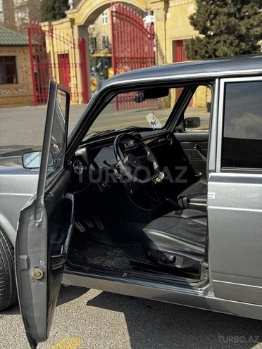 LADA (VAZ) 2107-4