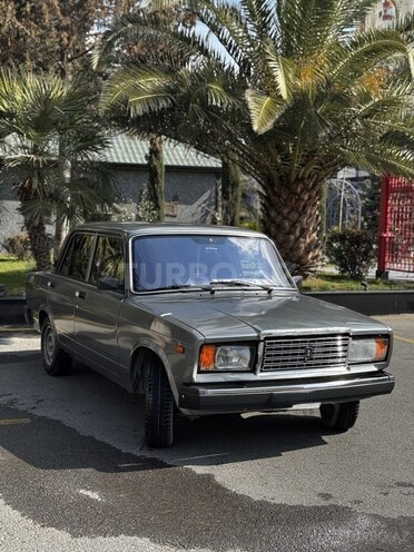 LADA (VAZ) 2107-1