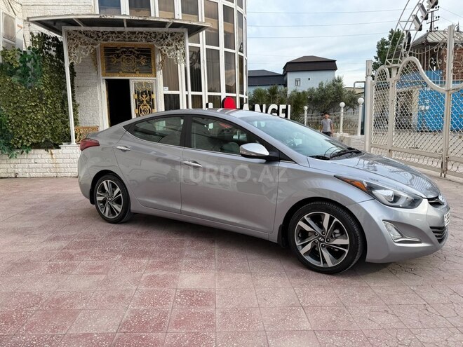 Hyundai Elantra-5