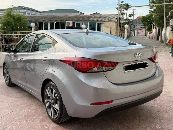Hyundai Elantra-7