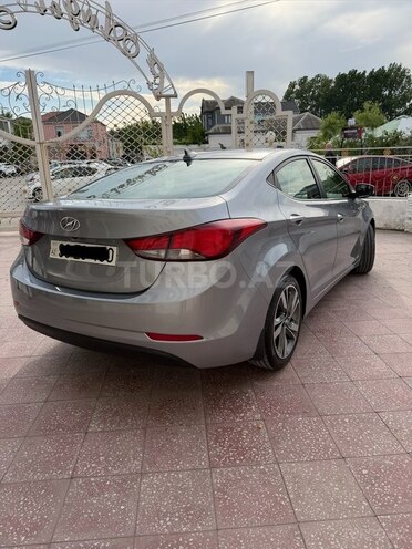 Hyundai Elantra-18
