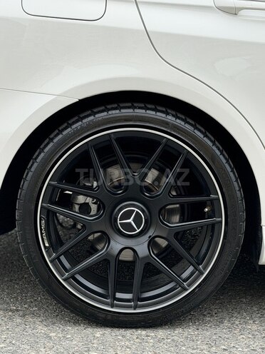 Mercedes E 220-6